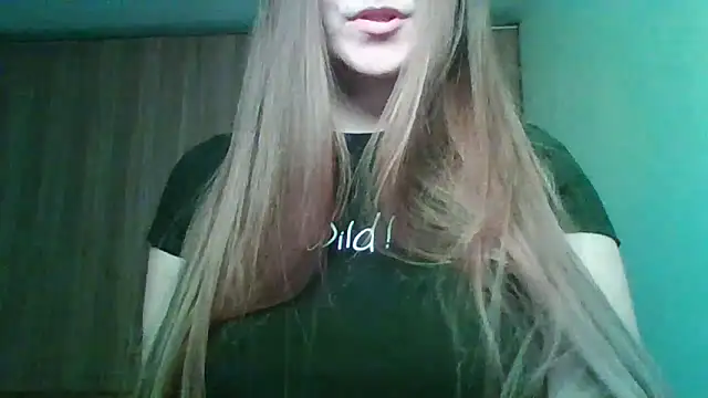 Evasapples online show from May 2026 01:49:02 PM