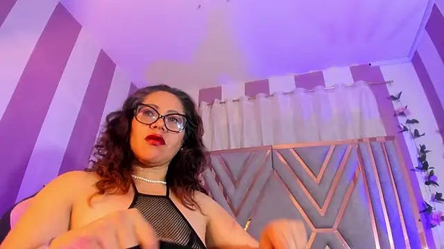 Snapshot of maria_paulac chatting on March 2025 08:01:02 AM maria paulac online show from March 2025 08:01:02 AM