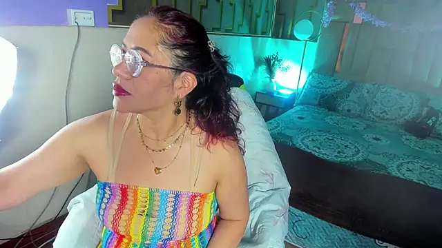 Snapshot of maria_paulac chatting on October 2025 05:08:02 AM maria paulac online show from October 2025 05:08:02 AM