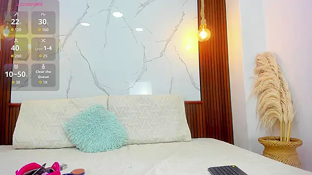 Realbadbxtch online show from November 2025 05:14:01 PM