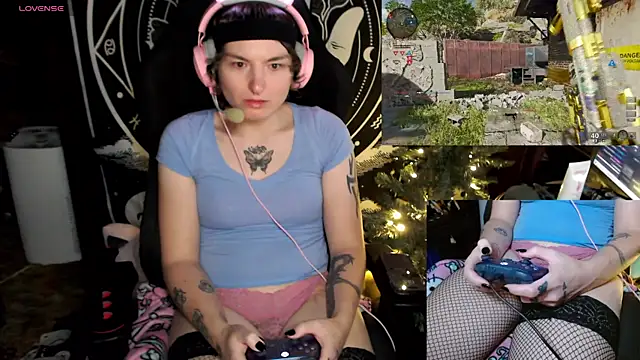 Snapshot of BrandiWRLD_999 chatting on December 2024 01:53:01 AM BrandiWRLD 999 online show from December 2024 01:53:01 AM