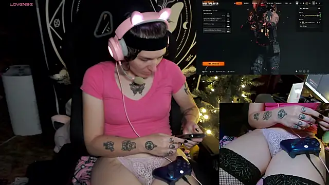 Snapshot of BrandiWRLD_999 chatting on December 2024 11:07:02 PM BrandiWRLD 999 online show from December 2024 11:07:02 PM