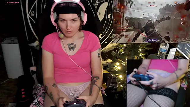 Snapshot of BrandiWRLD_999 chatting on December 2024 05:18:02 AM BrandiWRLD 999 online show from December 2024 05:18:02 AM