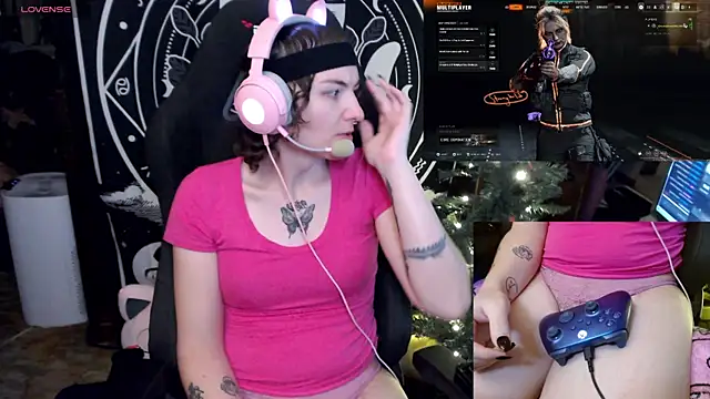 Snapshot of BrandiWRLD_999 chatting on December 2024 11:24:01 PM BrandiWRLD 999 online show from December 2024 11:24:01 PM