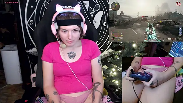 Snapshot of BrandiWRLD_999 chatting on December 2024 02:28:01 AM BrandiWRLD 999 online show from December 2024 02:28:01 AM