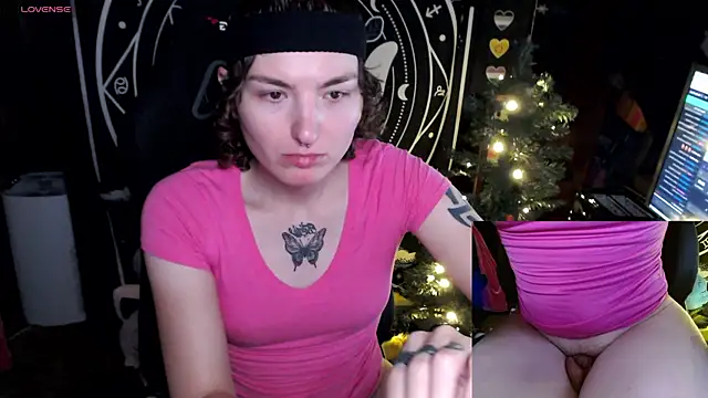 Snapshot of BrandiWRLD_999 chatting on December 2024 12:11:02 AM BrandiWRLD 999 online show from December 2024 12:11:02 AM