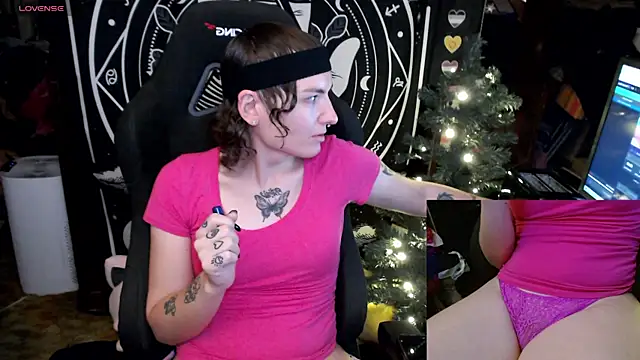 Snapshot of BrandiWRLD_999 chatting on December 2024 07:02:02 PM BrandiWRLD 999 online show from December 2024 07:02:02 PM