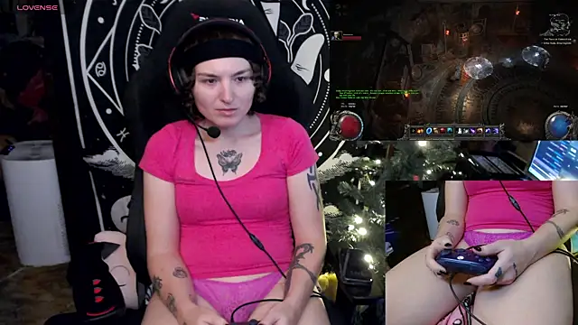 Snapshot of BrandiWRLD_999 chatting on December 2024 01:07:02 AM BrandiWRLD 999 online show from December 2024 01:07:02 AM