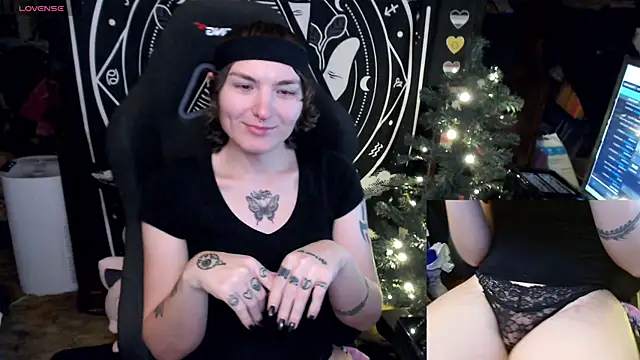 Snapshot of BrandiWRLD_999 chatting on December 2024 07:29:02 AM BrandiWRLD 999 online show from December 2024 07:29:02 AM