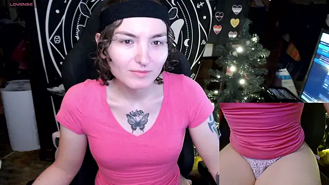 Snapshot of BrandiWRLD_999 chatting on December 2024 07:03:02 PM BrandiWRLD 999 online show from December 2024 07:03:02 PM