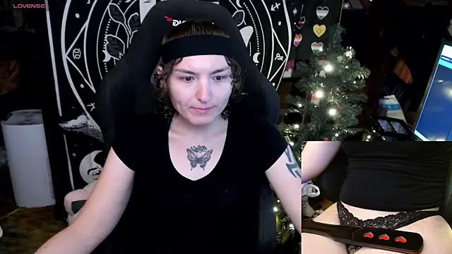 Snapshot of BrandiWRLD_999 chatting on December 2024 06:46:01 PM BrandiWRLD 999 online show from December 2024 06:46:01 PM