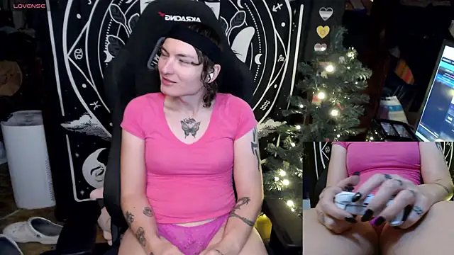 Snapshot of BrandiWRLD_999 chatting on January 2025 07:07:01 PM BrandiWRLD 999 online show from January 2025 07:07:01 PM