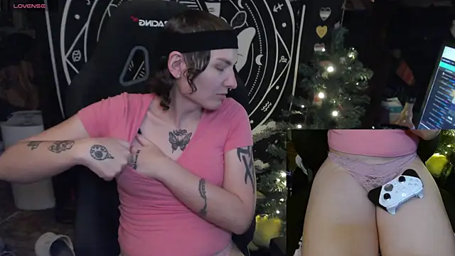 Snapshot of BrandiWRLD_999 chatting on January 2025 10:01:01 PM BrandiWRLD 999 online show from January 2025 10:01:01 PM