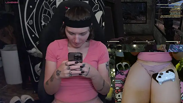 Snapshot of BrandiWRLD_999 chatting on January 2025 11:33:01 PM BrandiWRLD 999 online show from January 2025 11:33:01 PM