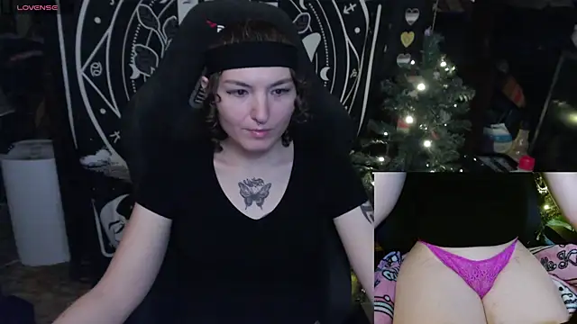 Snapshot of BrandiWRLD_999 chatting on February 2025 05:24:02 PM BrandiWRLD 999 online show from February 2025 05:24:02 PM