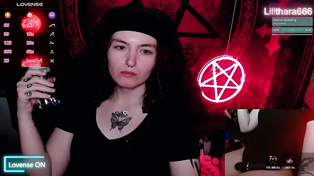 Snapshot of BrandiWRLD_999 chatting on October 2025 08:37:02 PM BrandiWRLD 999 online show from October 2025 08:37:02 PM