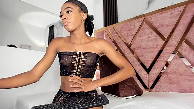 tifany bigdick online show from March 2025 06:32:01 PM