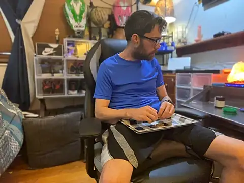 slutty guy12 online show from January 2025 11:28:01 PM