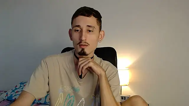 Snapshot of enzo_0814 chatting on March 2025 02:34:02 PM enzo 0814 online show from March 2025 02:34:02 PM