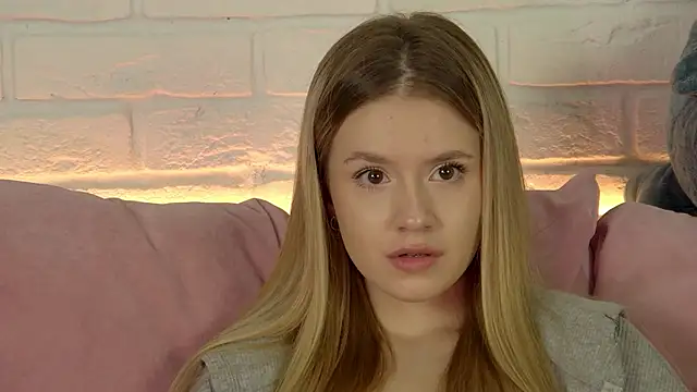 Snapshot of MilanaBalmain chatting on October 2025 04:18:01 PM MilanaBalmain online show from October 2025 04:18:01 PM