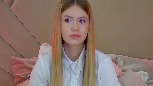 Snapshot of MilanaBalmain chatting on October 2025 04:13:01 AM MilanaBalmain online show from October 2025 04:13:01 AM