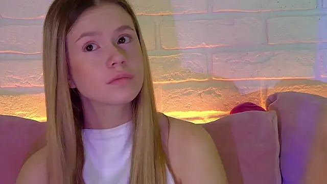 Snapshot of MilanaBalmain chatting on November 2025 04:51:01 AM MilanaBalmain online show from November 2025 04:51:01 AM