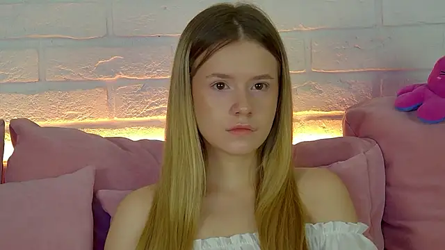 Snapshot of MilanaBalmain chatting on December 2025 04:51:01 AM MilanaBalmain online show from December 2025 04:51:01 AM