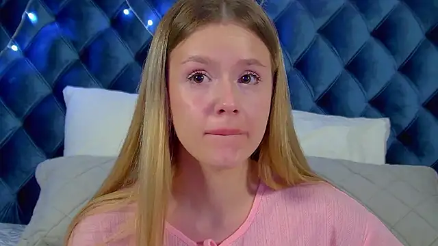 Snapshot of MilanaBalmain chatting on December 2025 06:25:02 PM MilanaBalmain online show from December 2025 06:25:02 PM