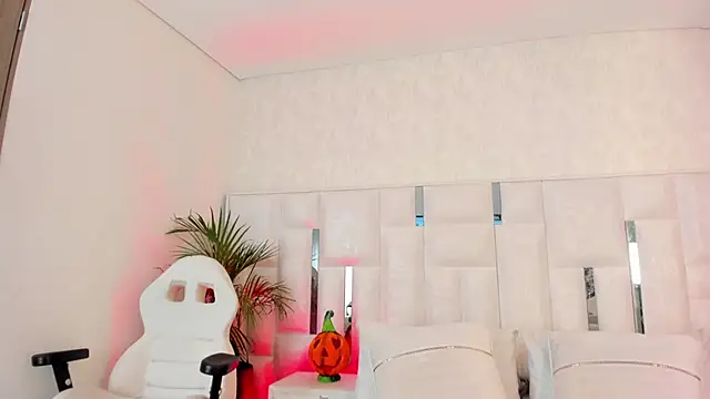 Snapshot of im_nika_ chatting on October 2025 01:34:02 PM im nika online show from October 2025 01:34:02 PM