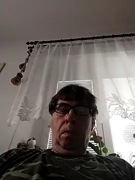 Lisak951 online show from December 2025 10:31:01 AM