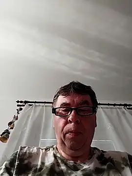 Lisak951 online show from April 2026 06:00:02 AM