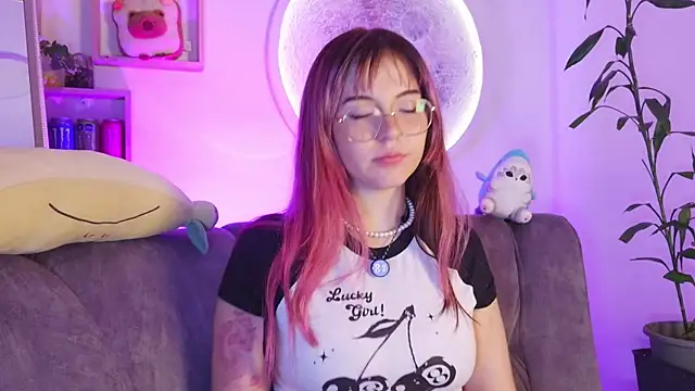 cherrybom969 online show from May 2026 03:47:01 AM