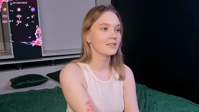 Snapshot of OraBIood chatting on February 2025 01:33:01 AM OraBIood online show from February 2025 01:33:01 AM