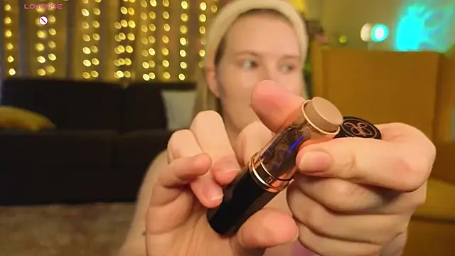 Snapshot of OraBIood chatting on October 2025 05:08:02 AM OraBIood online show from October 2025 05:08:02 AM