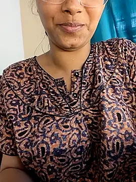 Sexy-Shalinii online show from April 2026 07:39:01 AM