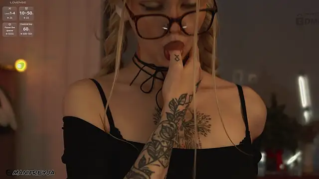 ManiFreyja online show from February 2026 06:45:01 PM