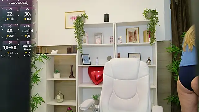 LadyLeea online show from June 2026 03:27:02 AM