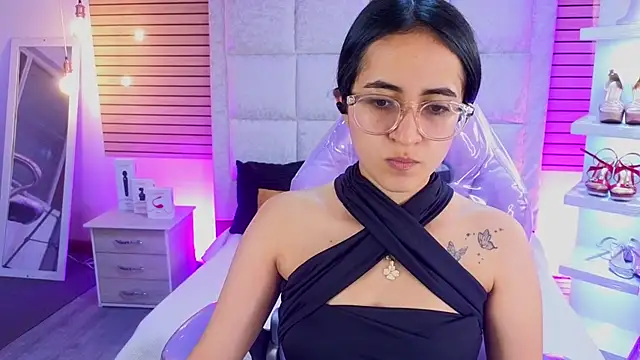 Mia Fischer online show from June 2026 12:24:02 PM