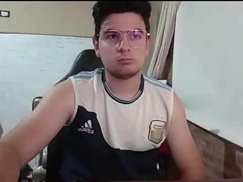 Snapshot of enzis3 chatting on November 2025 09:24:02 PM enzis3 online show from November 2025 09:24:02 PM