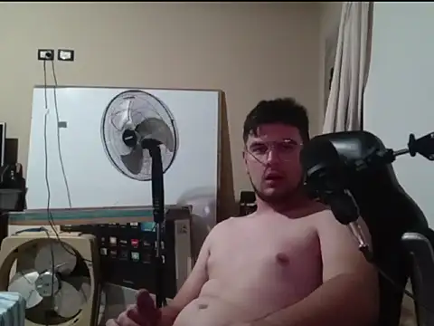 Snapshot of enzis3 chatting on February 2026 11:19:02 PM enzis3 online show from February 2026 11:19:02 PM