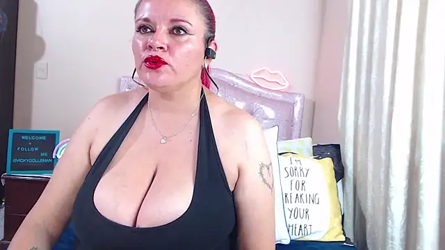 Snapshot of VickyColleman chatting on January 2025 09:40:01 PM VickyColleman online show from January 2025 09:40:01 PM