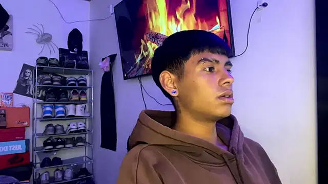  Billowy  online show from November 2025 06:07:02 PM