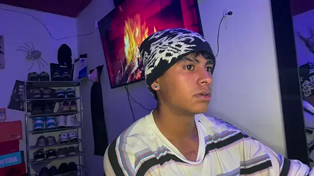  Billowy  online show from December 2025 01:12:02 AM