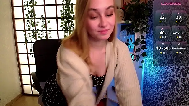 Snapshot of LianaBright chatting on December 2024 07:05:02 AM LianaBright online show from December 2024 07:05:02 AM