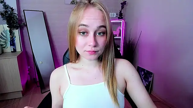 LianaBright online show from April 2026 02:15:01 AM