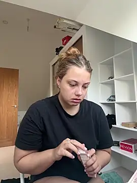 Krystal Tx online show from September 2025 07:34:02 AM