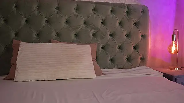 LucyWilow online show from May 2026 04:31:01 AM