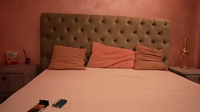 LucyWilow online show from June 2026 04:35:01 AM