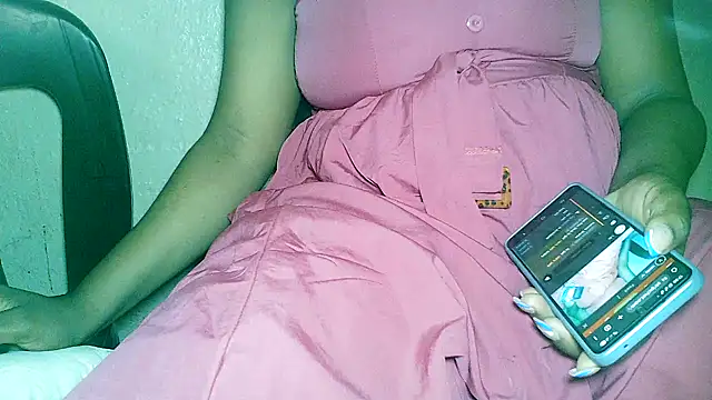 Snapshot of vanie chatting on February 2026 03:59:01 PM vanie online show from February 2026 03:59:01 PM