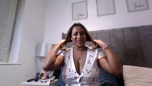 Snapshot of TEMPTING-TAMMY chatting on January 2025 09:40:02 PM TEMPTING-TAMMY online show from January 2025 09:40:02 PM